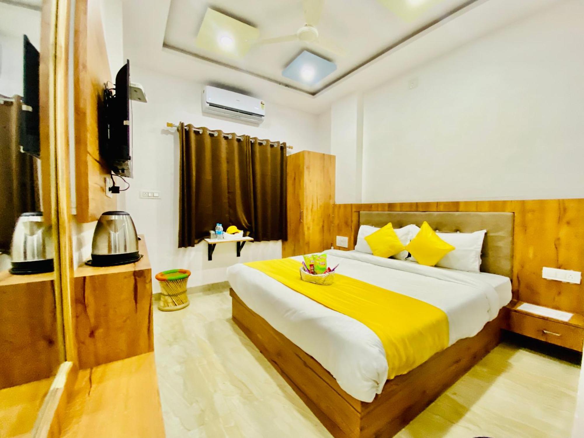 Hotel Vallabh A Lake Facing Balcony Udaipur Exterior foto